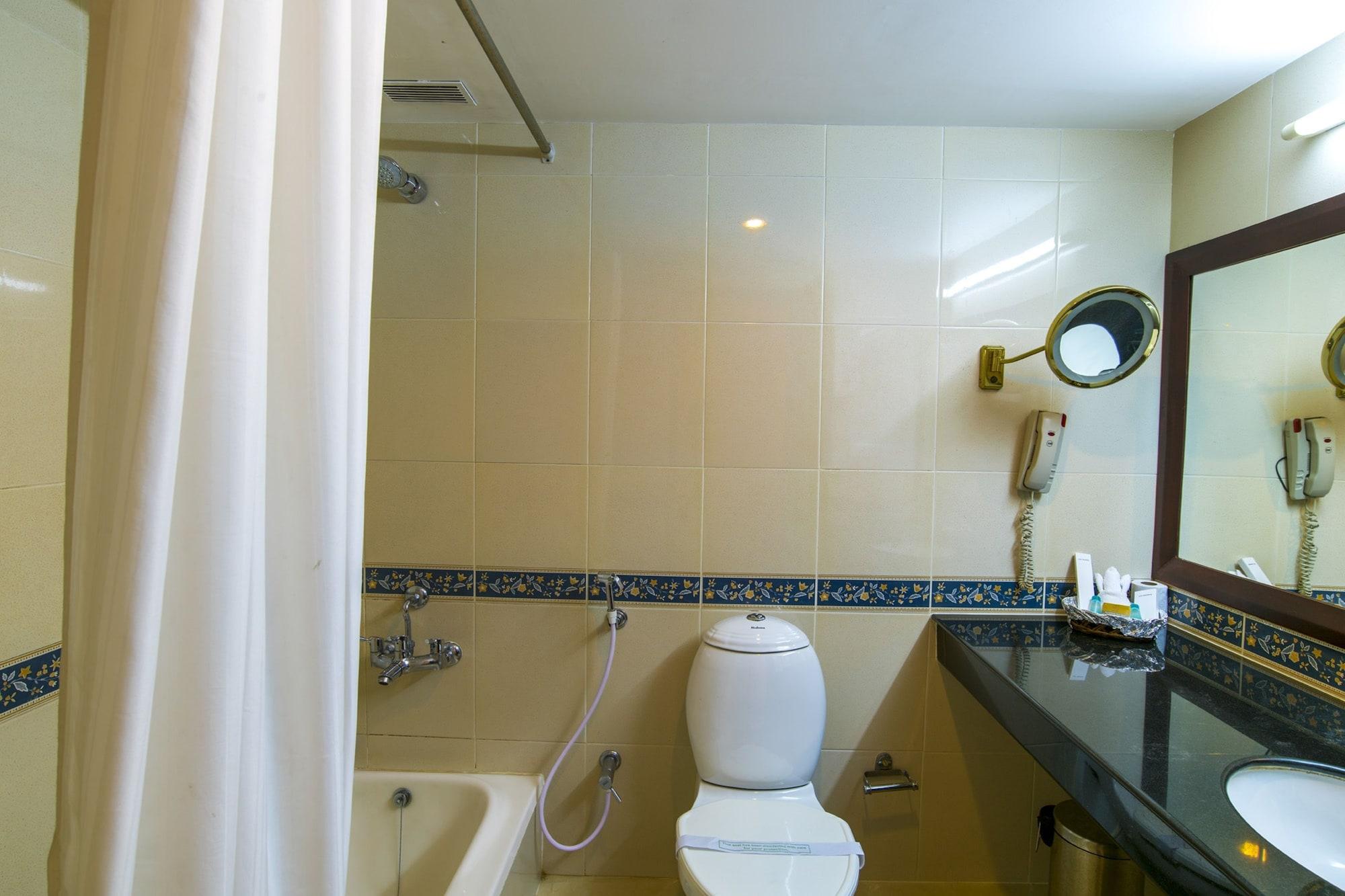 Golf View Hotels & Suites Nedumbassery Luaran gambar