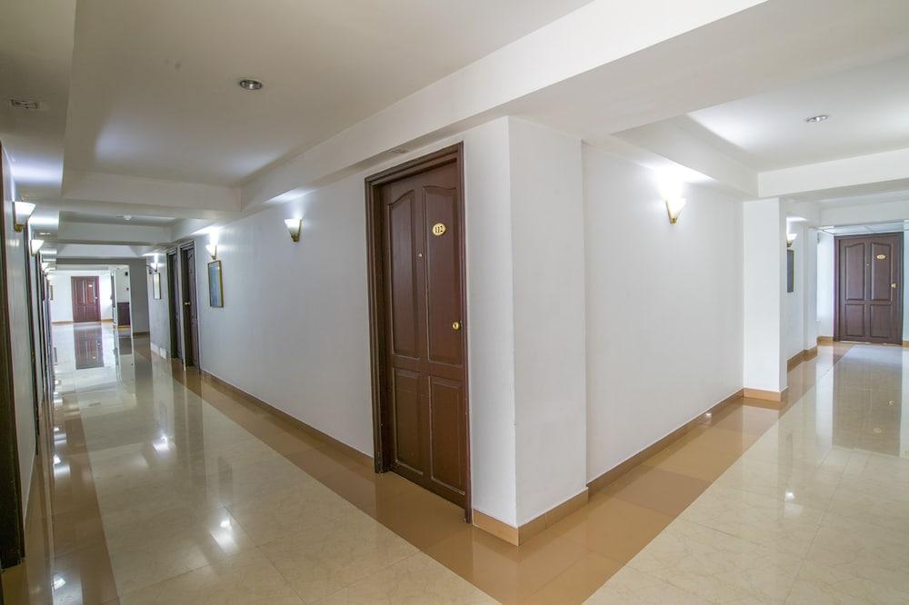 Golf View Hotels & Suites Nedumbassery Luaran gambar
