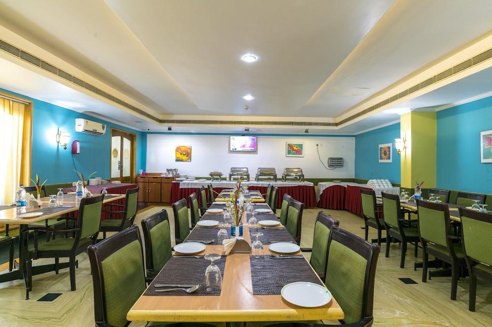 Golf View Hotels & Suites Nedumbassery Luaran gambar
