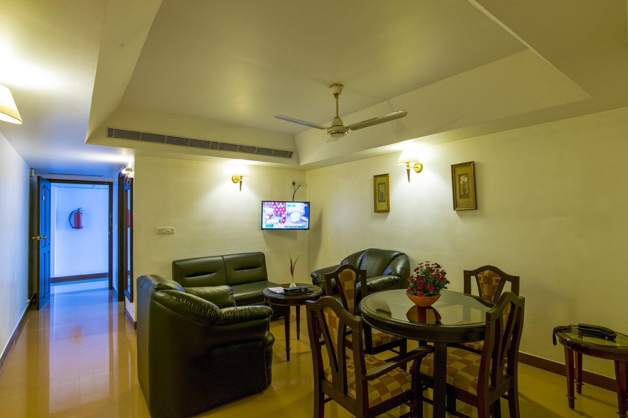 Golf View Hotels & Suites Nedumbassery Luaran gambar
