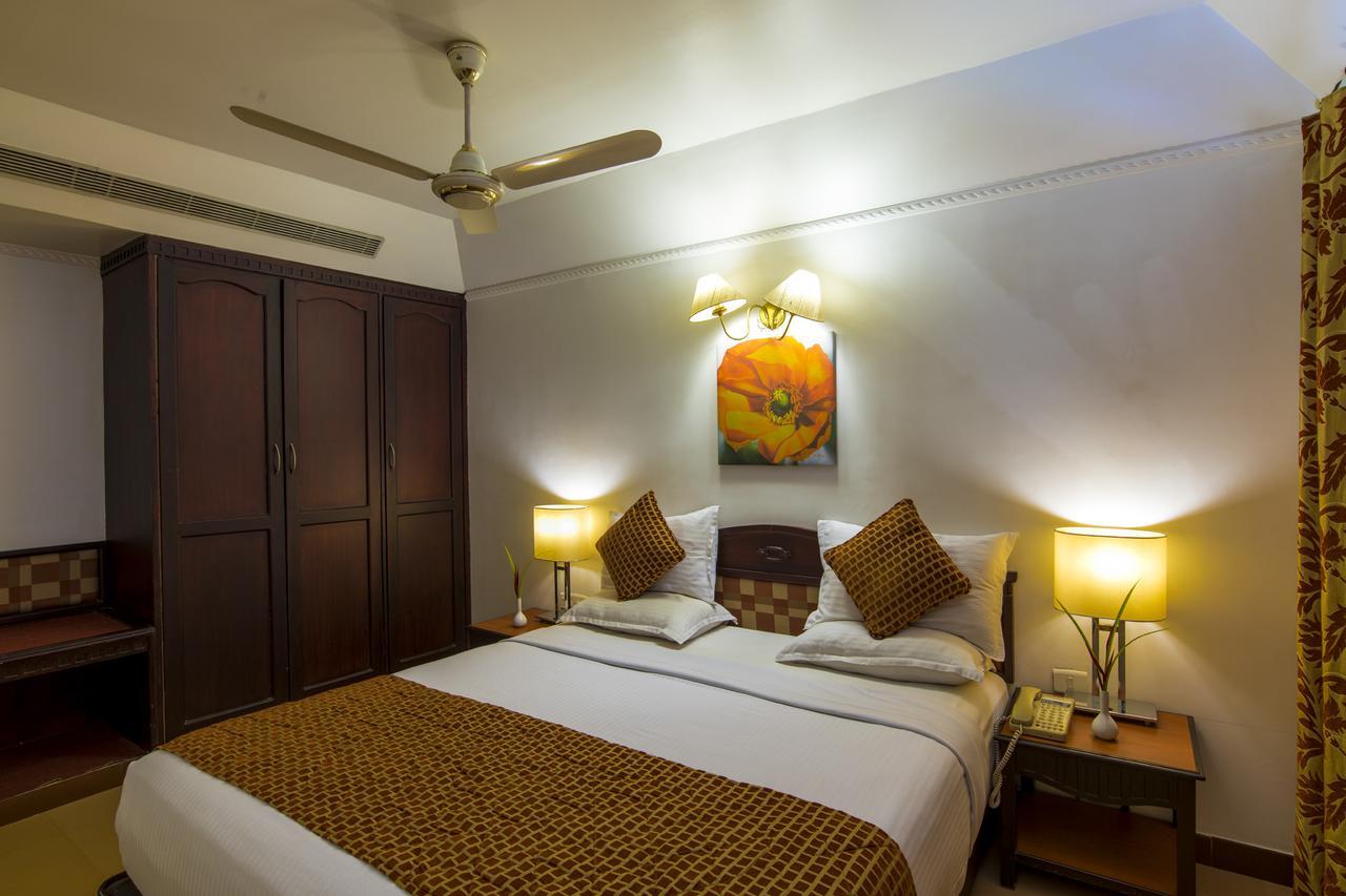 Golf View Hotels & Suites Nedumbassery Luaran gambar