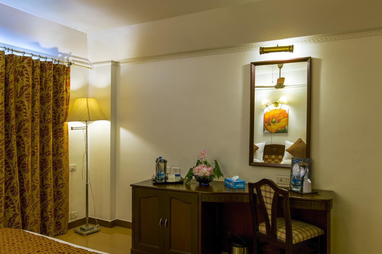 Golf View Hotels & Suites Nedumbassery Luaran gambar