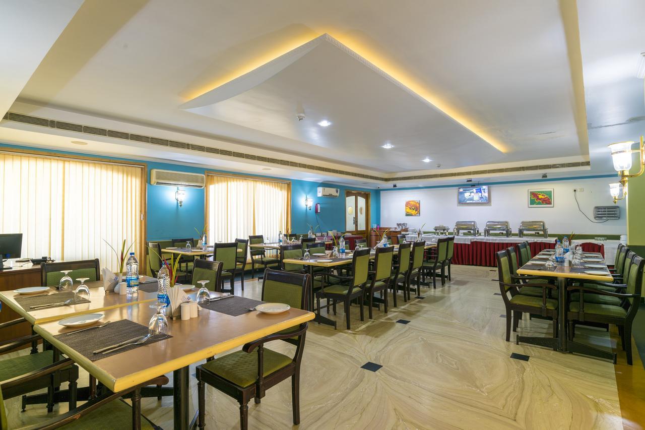 Golf View Hotels & Suites Nedumbassery Luaran gambar
