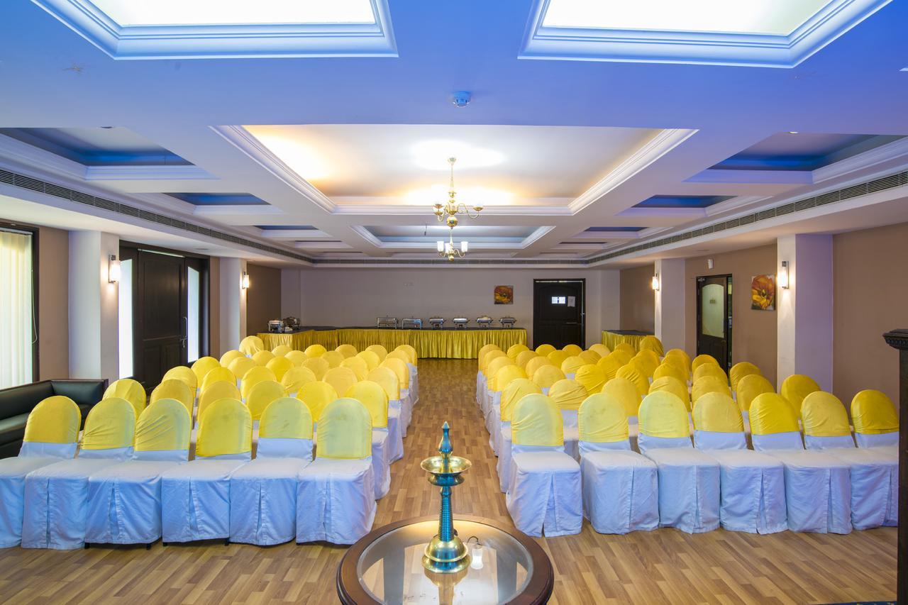 Golf View Hotels & Suites Nedumbassery Luaran gambar