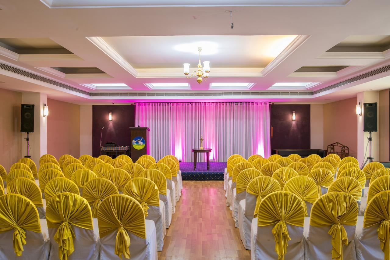 Golf View Hotels & Suites Nedumbassery Luaran gambar