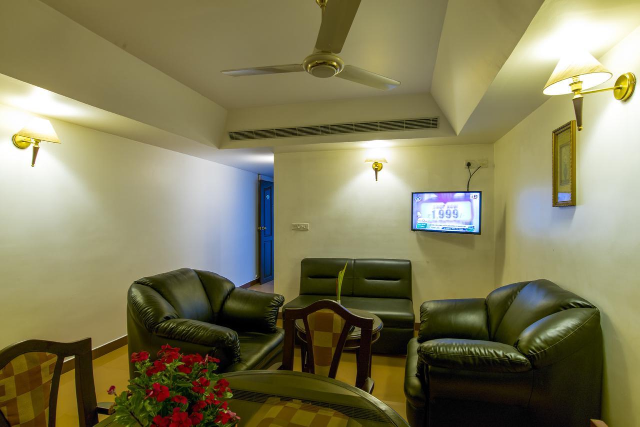 Golf View Hotels & Suites Nedumbassery Luaran gambar